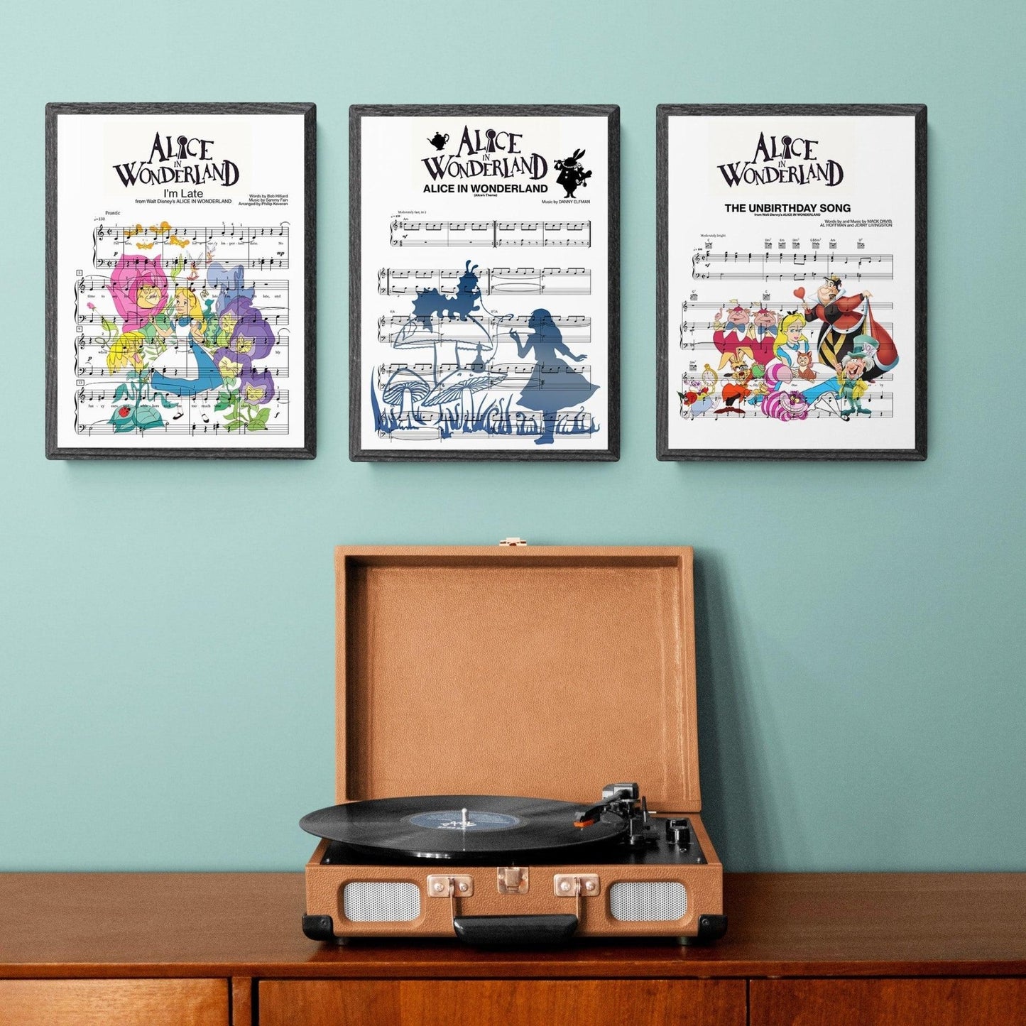 Alice in Wonderland - I'm late Poster - 98typesMusic