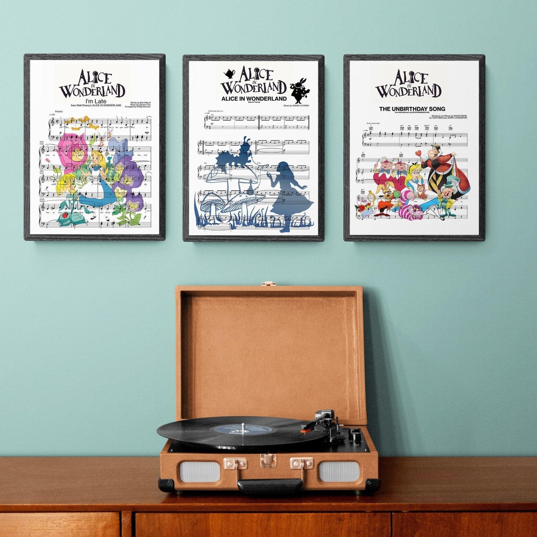 Alice in Wonderland - I'm late Poster - 98typesMusic