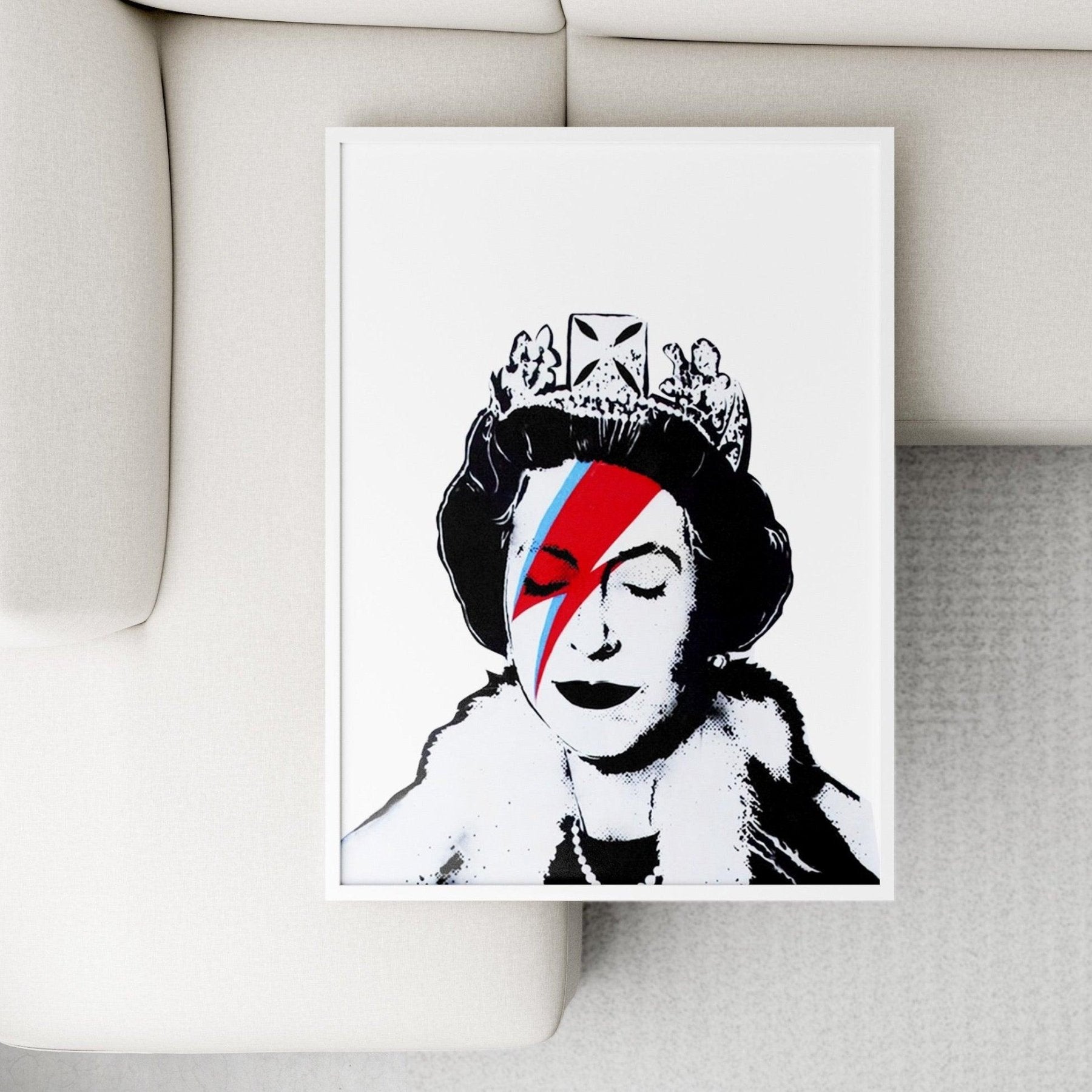 The Queen Graffiti Street Art - 98typesstreet art